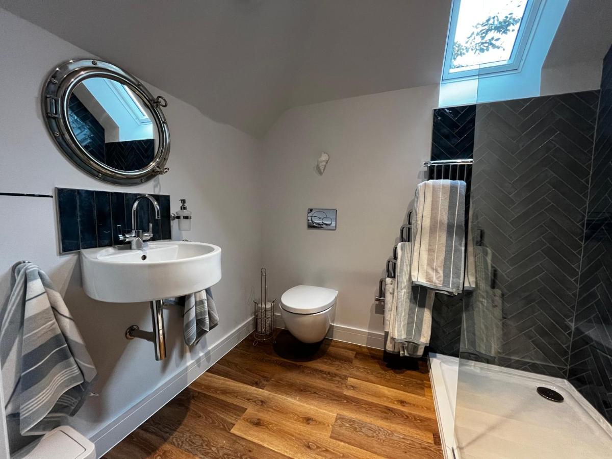 Secluded Island Retreat - In The Heart Of The Anchorage * West Mersea