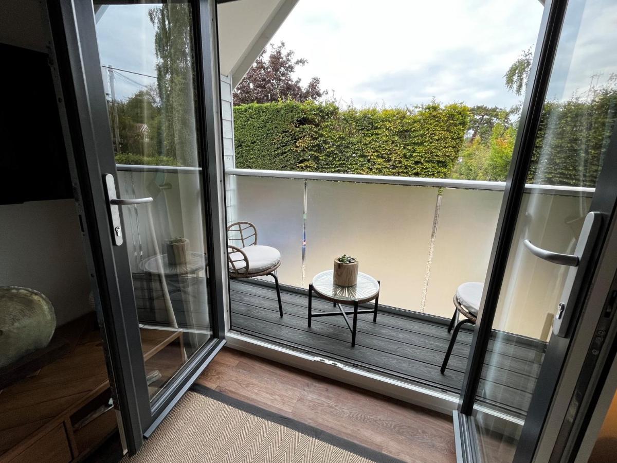 Secluded Island Retreat - In The Heart Of The Anchorage Apartment West Mersea